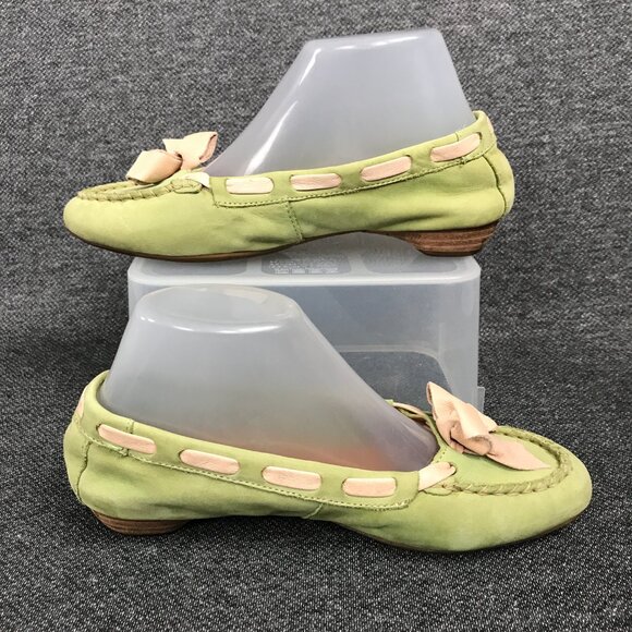 Born Crown Women’s 6.5 Distressed Green Leather Bow Slip On Ballerina Flats - Picture 2 of 8